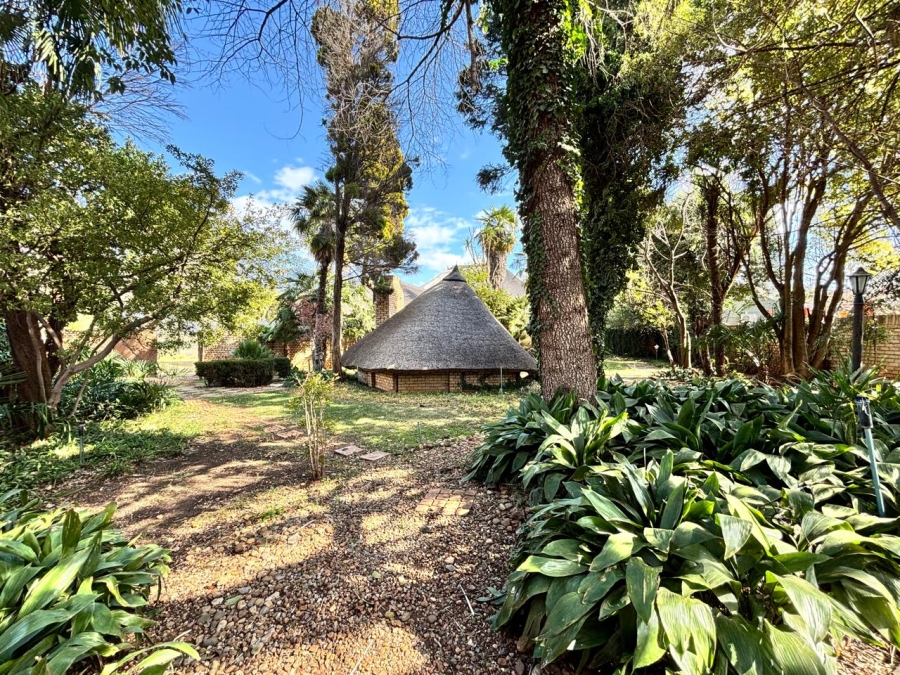 3 Bedroom Property for Sale in Mooivallei Park North West